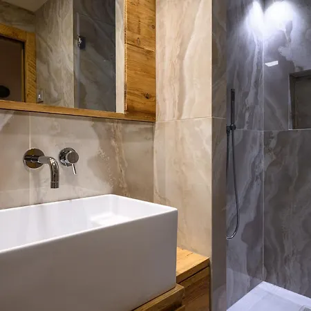 Cortina Center Luxury
